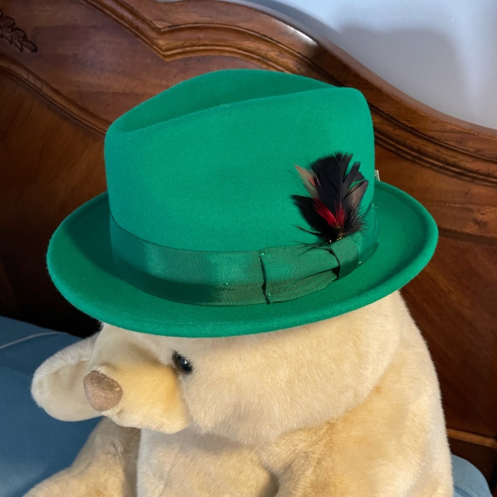 100% wool green Capas Trefle size L hat-NWT
